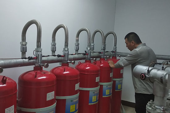 ���еĔ����C������Ҫ���b���w���ϵ�y���������C�����w���ϵ�y����x����